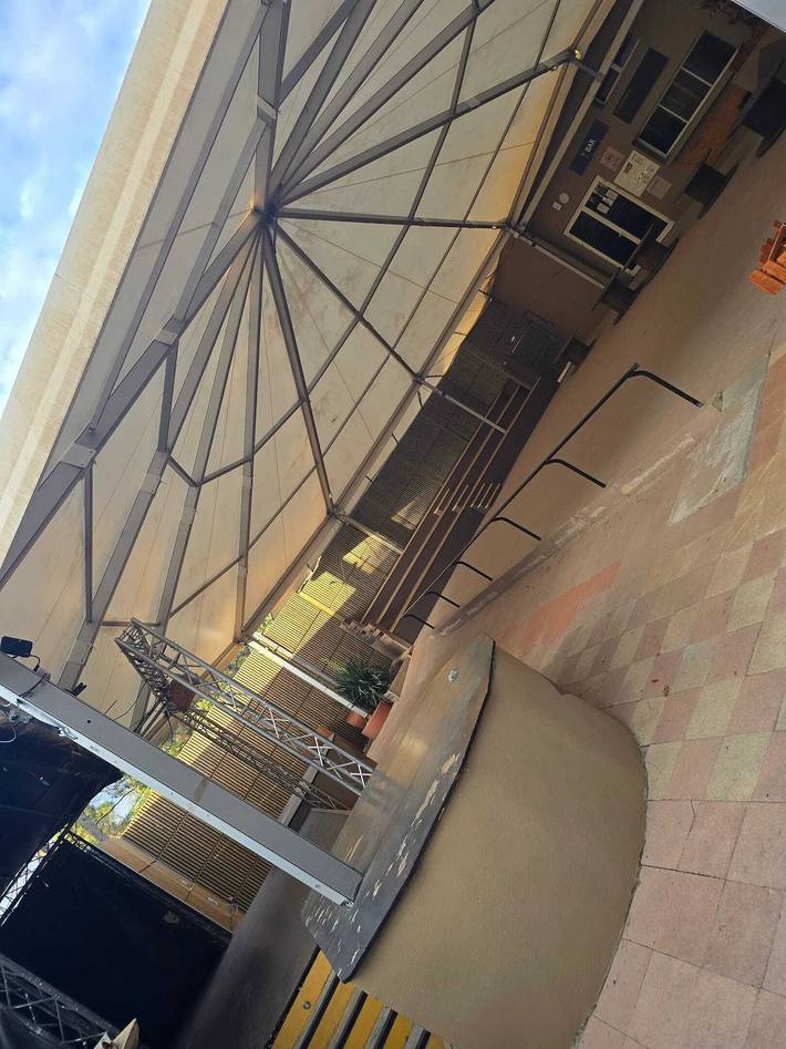 Location de vacances pour 6 personnes, avec jardin ainsi que terrasse et piscine à Nans-les-Pins - 4