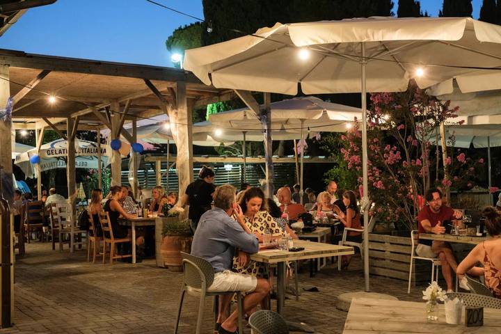 Camping für 2 Personen, mit Terrasse und Pool in Marche - 2