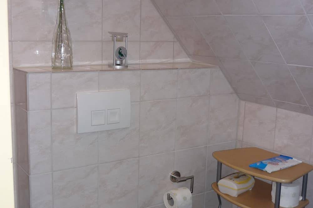 Ganze Wohnung, Für Familien, auch mit Hund, Blick auf den Deich und kurzem Weg zum Strand in Neuharlingersiel, Nordseeküste