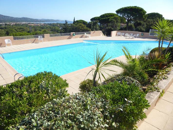 Ferienhaus für 4 Personen, mit Balkon und Terrasse sowie Pool und Ausblick in Cogolin - 4