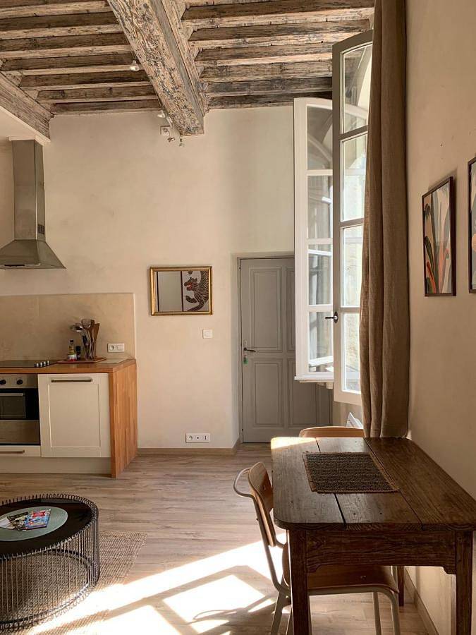 Appartement entier, One-Bedroom Apartment in Uzès, Région de Nîmes