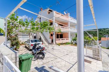 Vakantieappartement voor 5 Personen in Okrug Gornji, Kroatische Adriatische Zee, Afbeelding 4