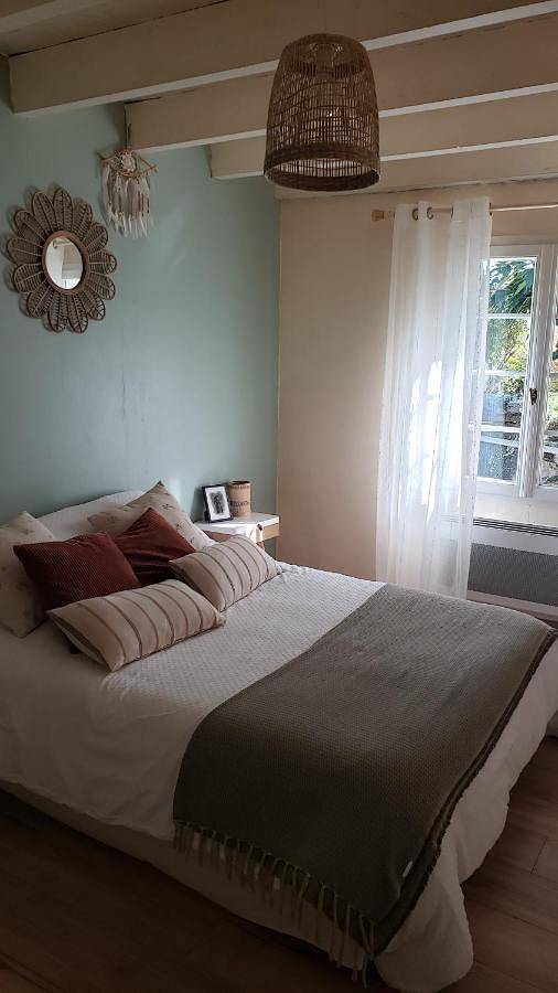 Location de vacances pour 2 personnes, avec vue et terrasse ainsi que jardin et piscine à Foulayronnes - 2