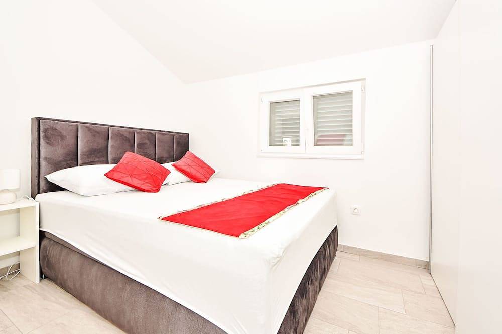 Ganze Wohnung, Ferienwohnung Zubčić in Općina Sveti Filip i Jakov, Zadar
