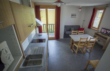 Gîte pour 4 personnes, avec balcon ainsi que jardin et sauna, animaux acceptés à Chapelle-des-Bois