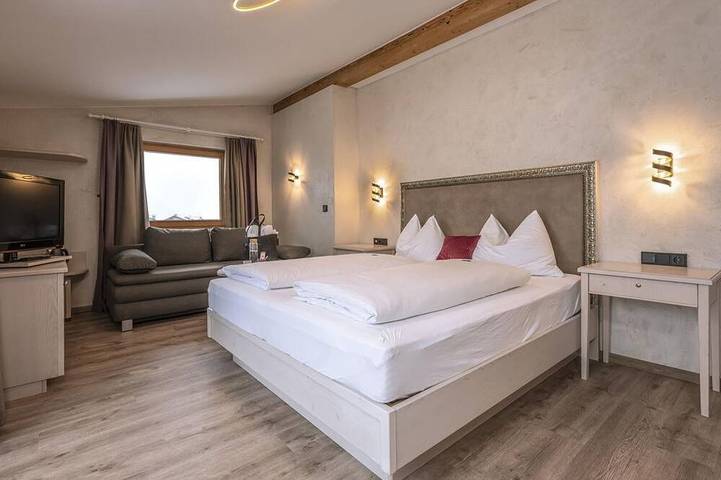 Ferienhaus für 4 Personen, mit Garten und Balkon sowie Pool und Sauna am Achensee - 2