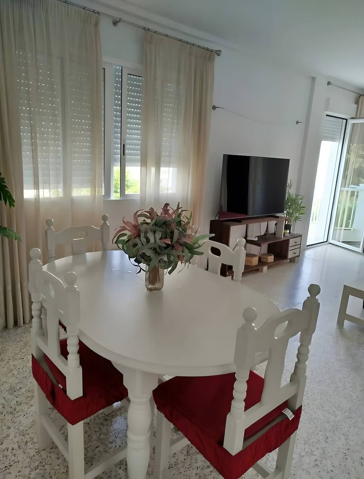 Apartamento inteiro, Apartamento 'Casa Ureba' com varanda, Wi-Fi e ar condicionado in Conil de la Frontera, Costa de la luz