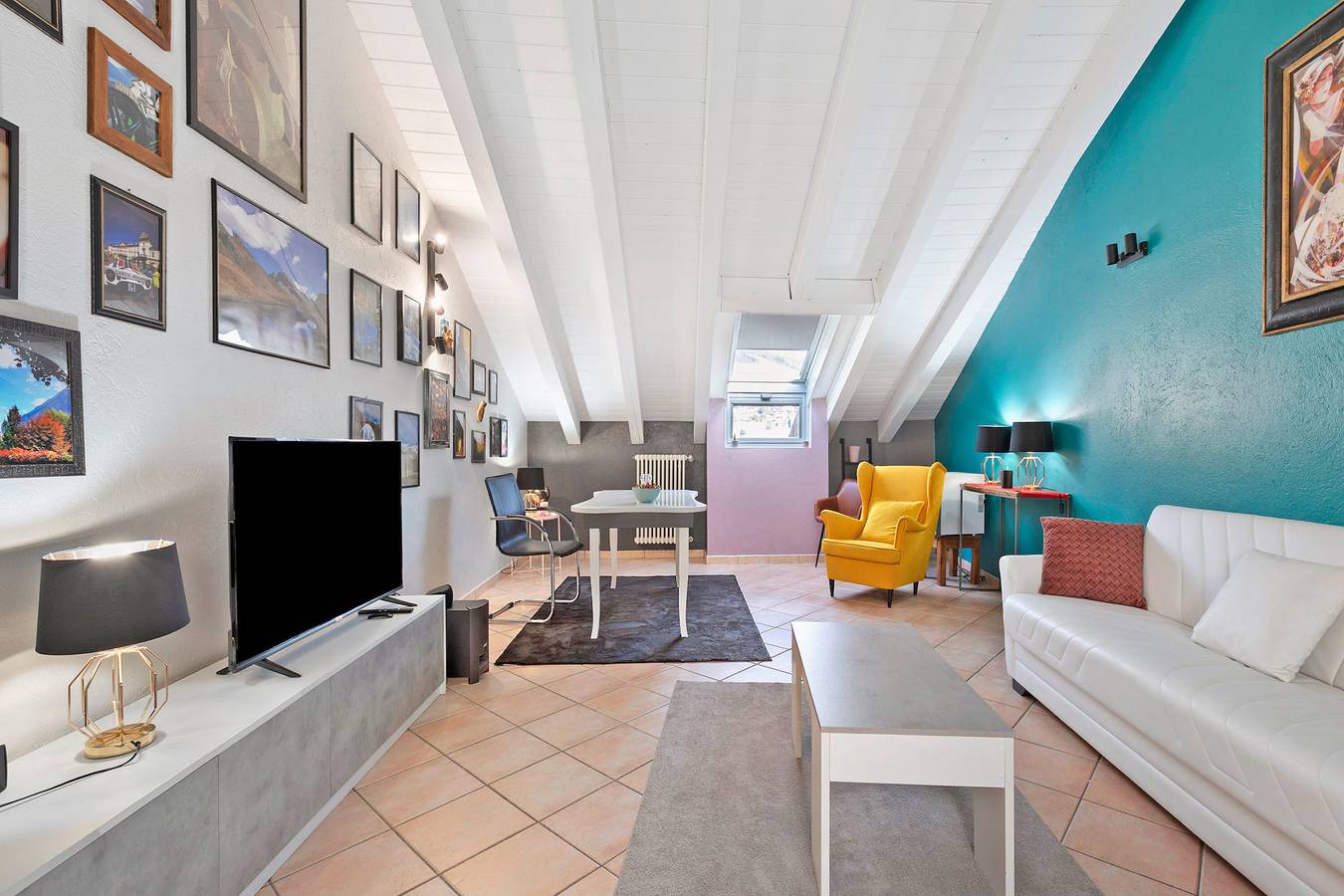 Geheel appartement, Appartement 'Mema' met Uitzicht op de Bergen en Wi-Fi in Aosta, Walliser Alpen