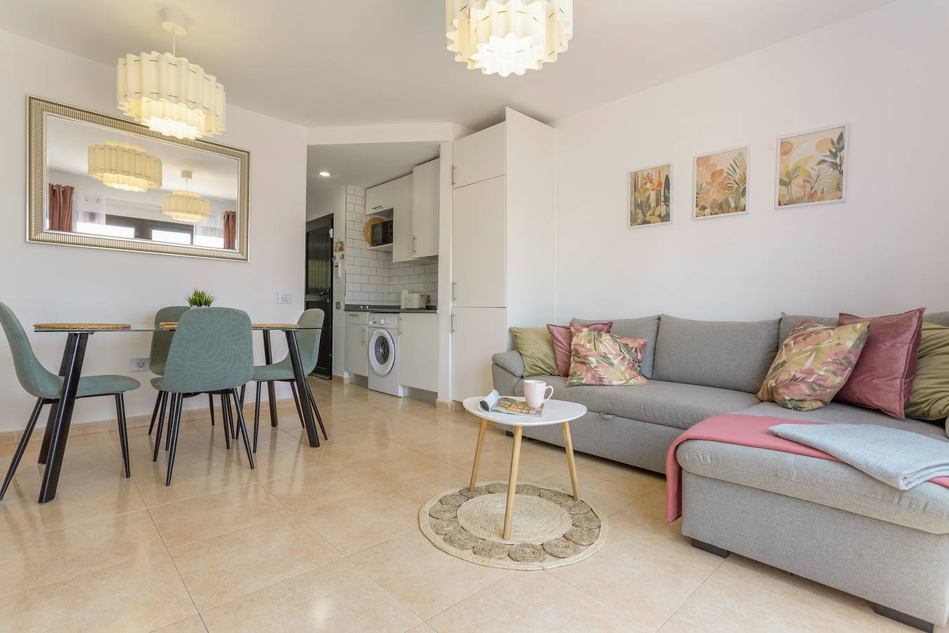 Ganze Wohnung, Ferienwohnung 'Oasis Del Paraiso' mit Bergblick, Wlan und Klimaanlage in Corralejo, La Oliva