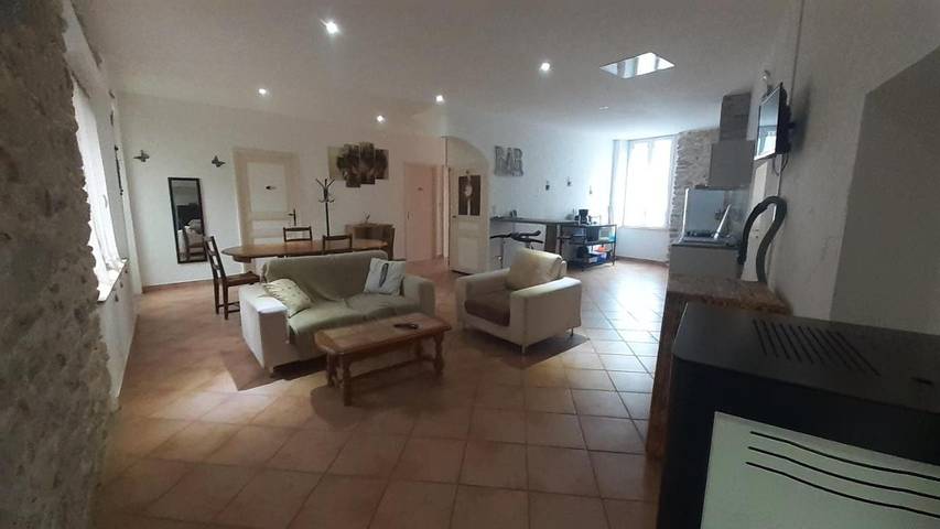 Appartement de vacances pour 5 personnes, avec Balcon et Terrasse ainsi que Jardin et Vue à Lacaune