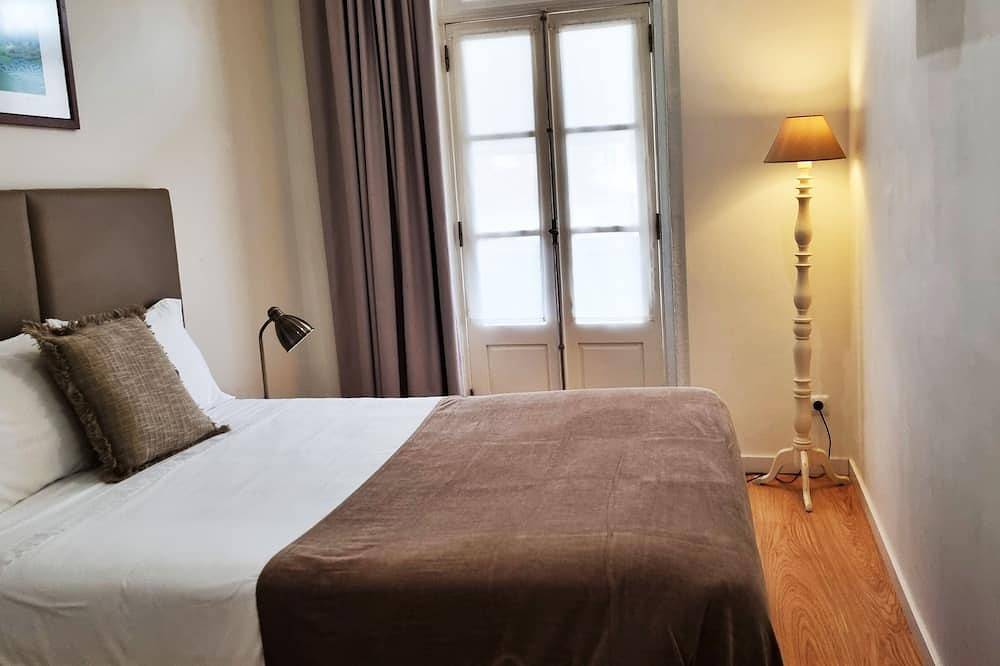 Apartamento inteiro, A 2 minutos do centro da cidade, muito confortável, equipado, Aircond, varanda in Porto, Distrito do Porto