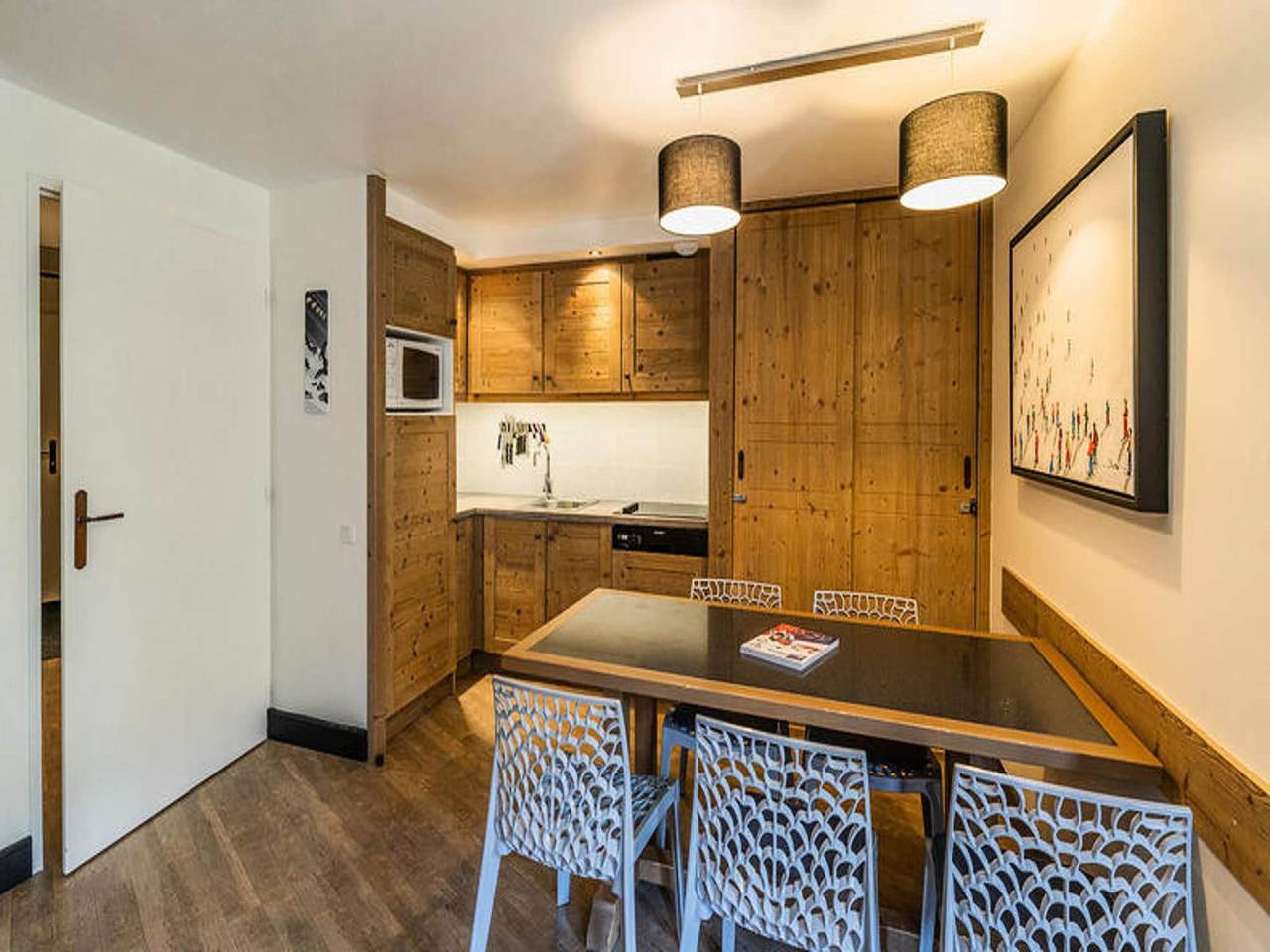 Apartamento entero, 3 Habitaciones para 4 Personas in La Tania, La Perrière