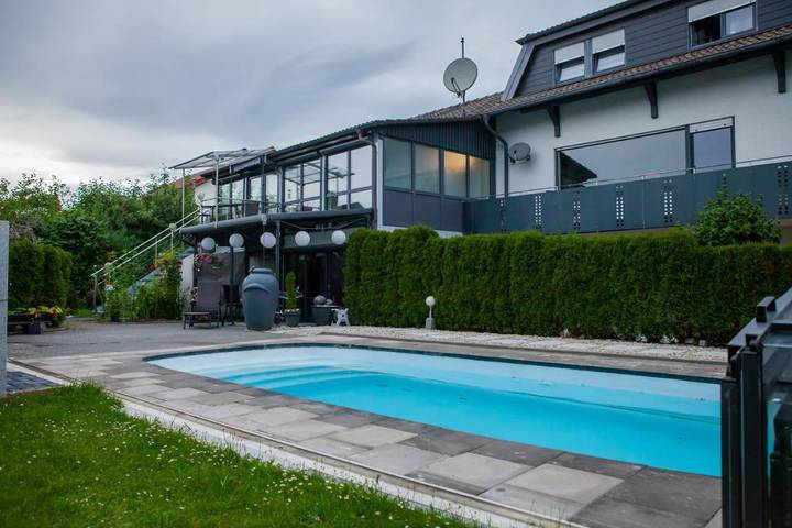 Ferienwohnung für 4 Personen, mit Pool und Garten in Strullendorf