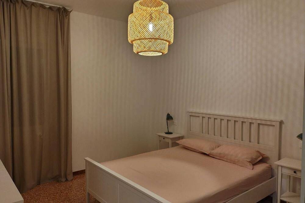 Apartamento entero, Golden House Venice Yellow, 5 minutes from the square and park of Mirano, in Mirano, Provincia de Venezia