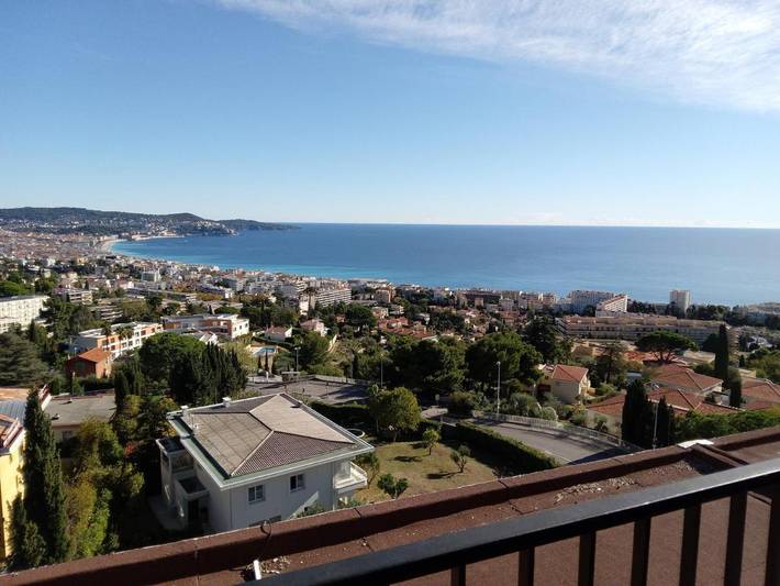 Chambre d’hôte pour 2 personnes, avec vue ainsi que jardin et piscine à Nice - 2