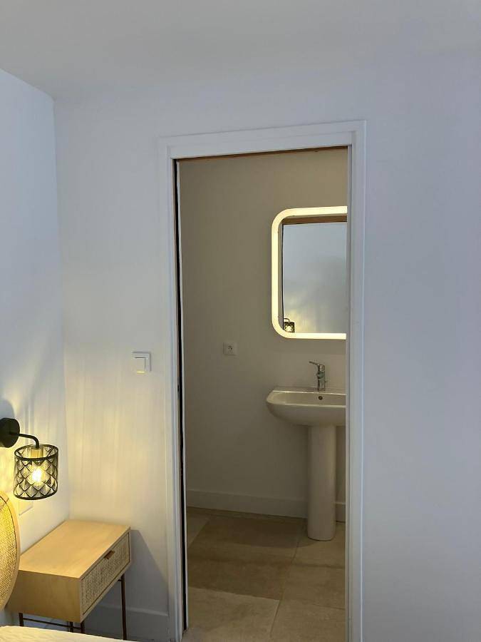 Appartement entier, One-Bedroom Apartment in Charbonnières-les-Bains, Lyon et ses environs