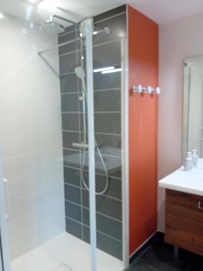 Appartement entier, One-Bedroom Apartment in Granville, Côte de la Déroute