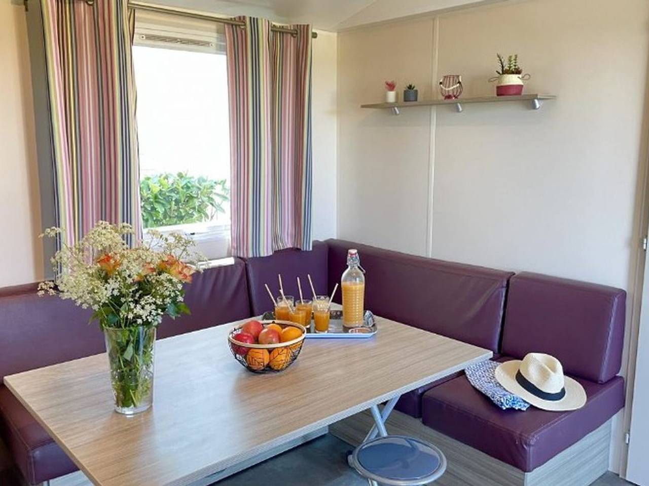 Mobil home 8 pers avec Terrasse à Petit-Palais-et-Cornemps in Petit-Palais-et-Cornemps, Région de Libourne