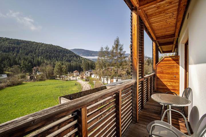 Apartament wakacyjny dla 4 osób, z Balkon i Widok na jezioro w Kronplatz