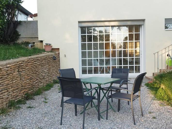 Gîte pour 4 personnes, avec jacuzzi et jardin à Massieux - 2