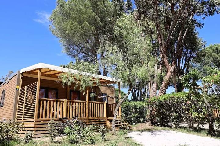Camping pour 6 personnes, avec terrasse à La Crau