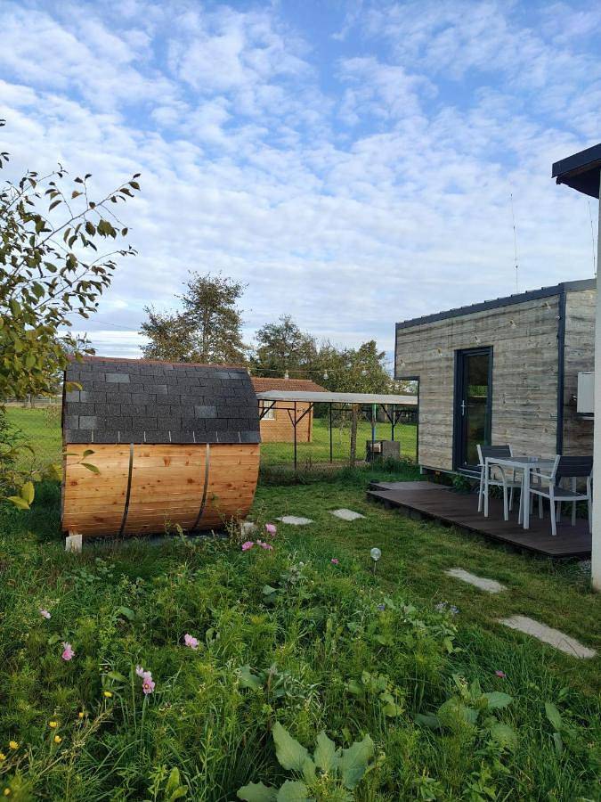Tente pour 2 personnes, avec terrasse ainsi que sauna et jardin dans le Haut-Rhin