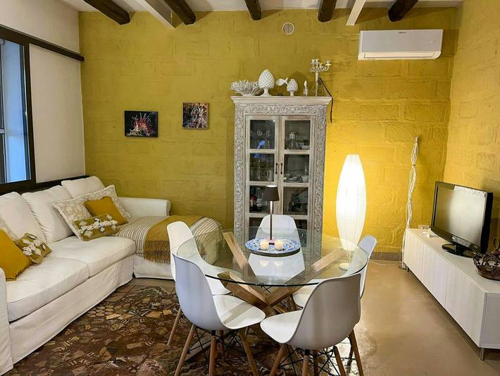 Villa con Cucina Esterna e Giardino Mediterraneo in Favignana città, Favignana