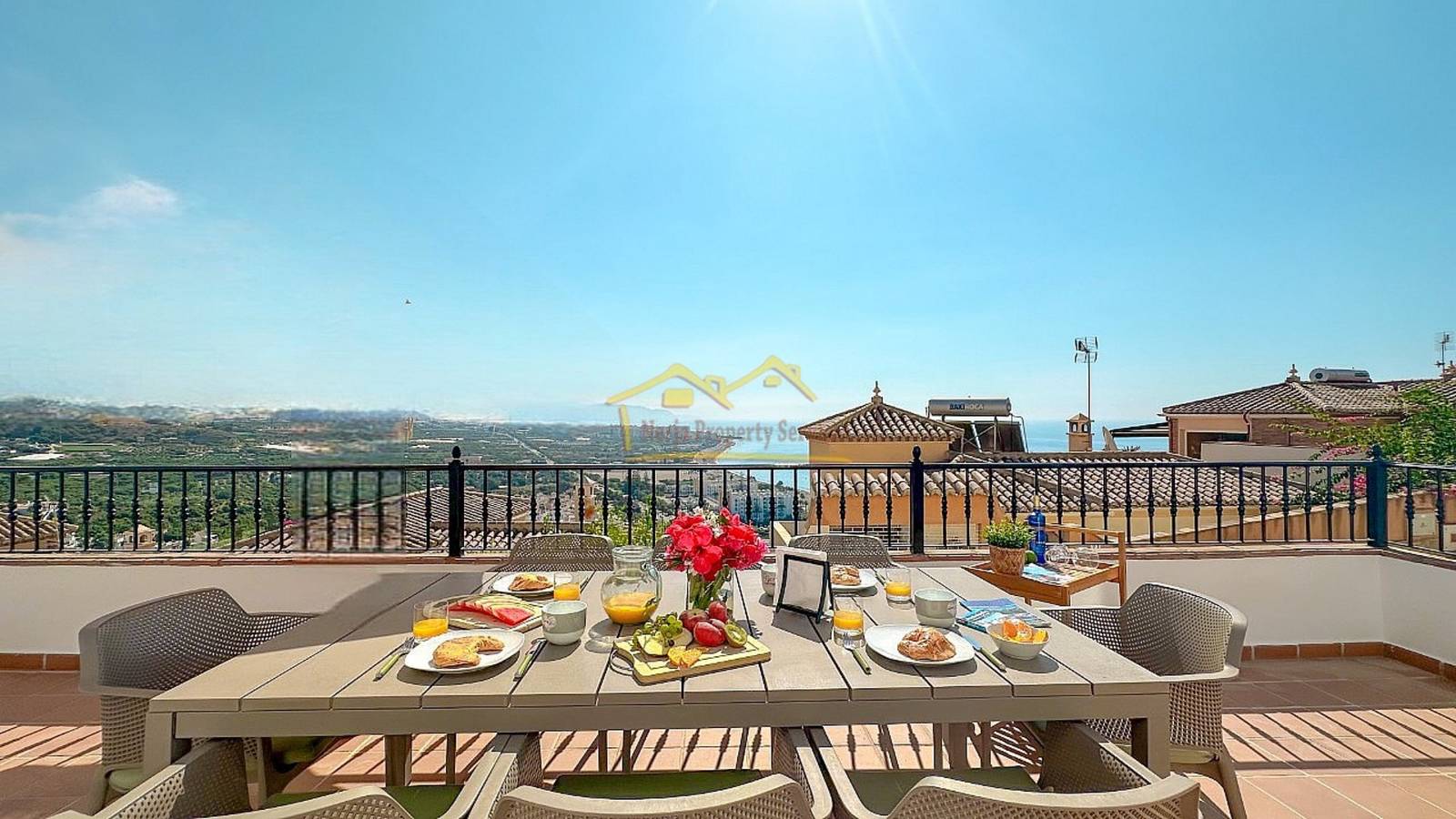 Holiday Home 'Balcón Del Mar' with Sea View, Wi-Fi and Air Conditioning in Urbanización Ladera del Mar, Nerja