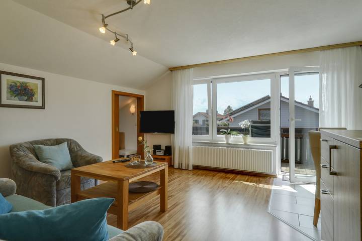 Geheel appartement, Vakantie Appartement "Irmi" dichtbij Lindau en de bergen met Wi-Fi & Balkon in Hergensweiler, Zwaben (Bayern)