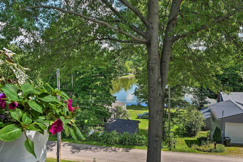 Charming Hanoverton Cottage on Guilford Lake! in Columbiana County