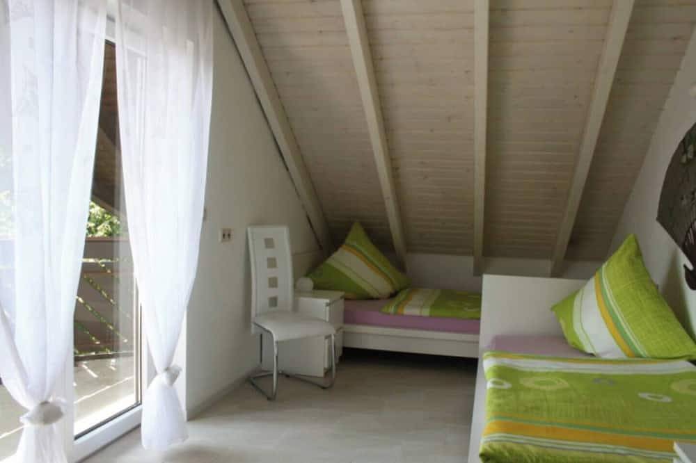 Ganze Wohnung, Helle, gemütliche Ferienwohnung im Grünen,\n5 km von Bretten entfernt. in Bretten, Kraichgau