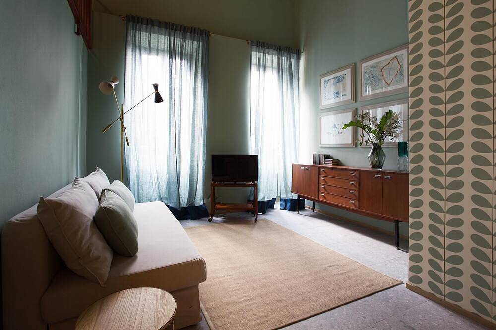 Hel lejlighed, Suite \"Salmerino\" at 2 steps from the lake with private dehor, lounge bar and swimming pool in Riva (Faggeto Lario), Faggeto Lario