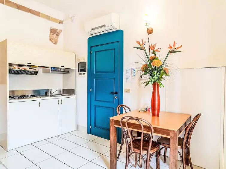 Appartement entier, Appartement en bord de mer avec TV et balcon, à 1 km de la plage in Ortona, Ortona (Commune)