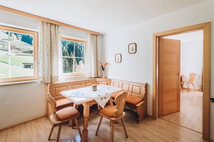 Privatzimmer für 3 Personen, mit Terrasse und Garten sowie Ausblick in Altenmarkt im Pongau - 2