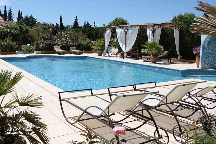 Ferienhaus für 9 Personen, mit Terrasse und Garten sowie Whirlpool - 1