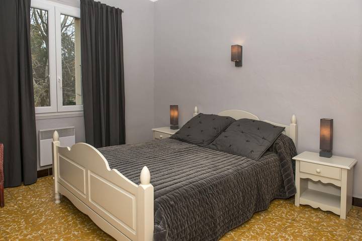 Gîte pour 4 personnes, avec terrasse et piscine à Thuir - 3