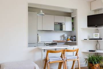 Vacation Rental for 4 Guests in Eiffel Tower, Paris, Picture 1