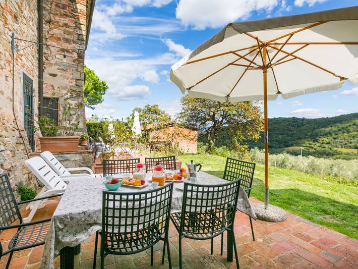 Gîte pour 7 personnes, avec terrasse ainsi que jardin et vue, animaux acceptés à Greve In Chianti - 4