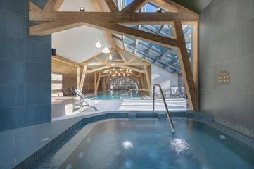 Hôtel pour 2 personnes, avec piscine et jardin ainsi que sauna et jacuzzi, animaux acceptés dans Gare De Chamonix Mont Blanc