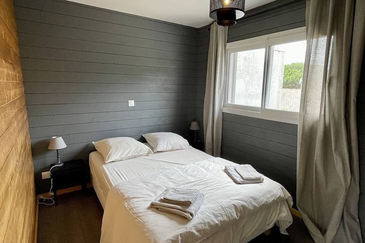 Location de vacances pour 8 personnes, avec jacuzzi ainsi que balcon et jardin, animaux acceptés dans Hourtin Plage - 4