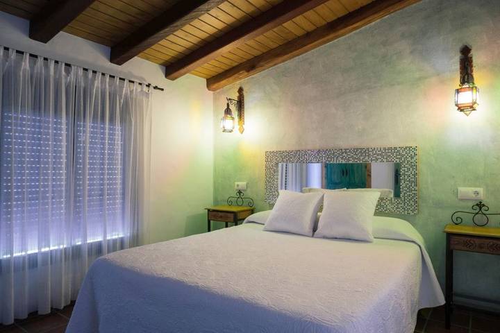 Casa rural para 2 personas, con piscina además de terraza y jardín en Zahora - 2