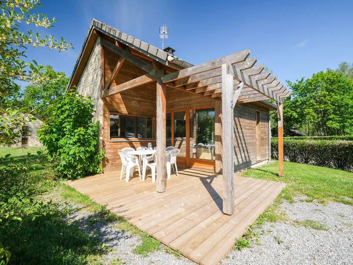 Comfortable holiday home with private terrace in Signy-le-Petit, Parc naturel régional des Ardennes