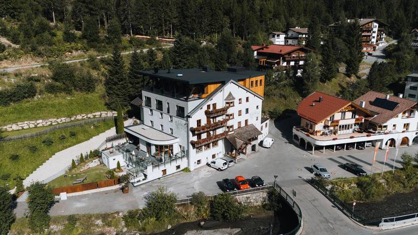 Hotel voor 2 personen, with tuin and sauna as well as uitzicht in Kaunertal