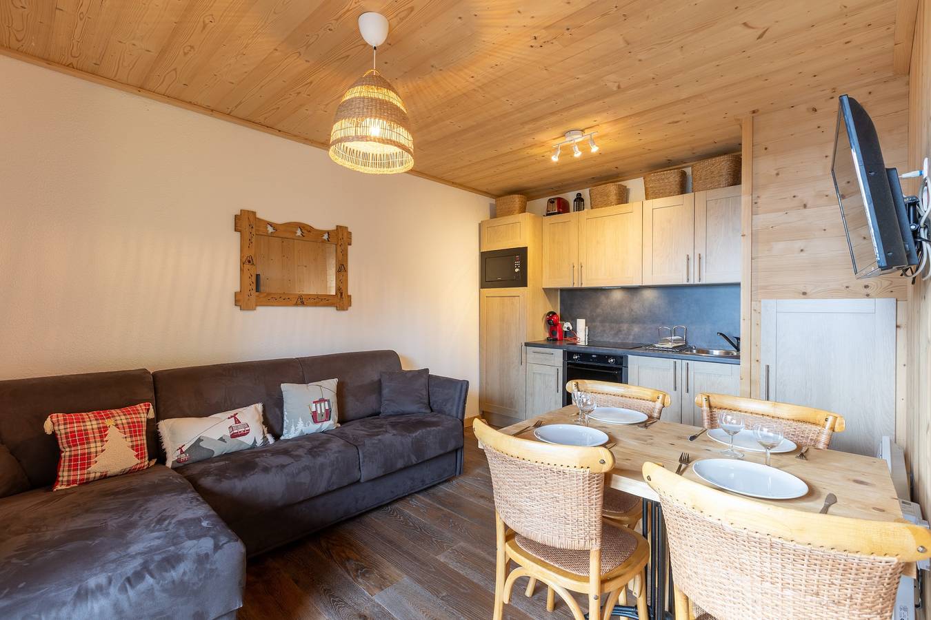 Appartement entier, Les Cariolettes - Vue montagne et jardin in Les Angles, Région de Prades