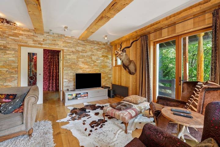 Chalet La Coste – Alpes franceses, vistas a la montaña, terraza privada y Wi-Fi in Colmars, Región de Castellane