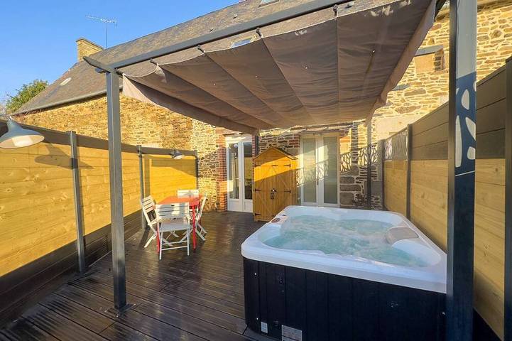 Gîte pour 4 personnes, avec balcon ainsi que jardin et jacuzzi à Vieux-Viel