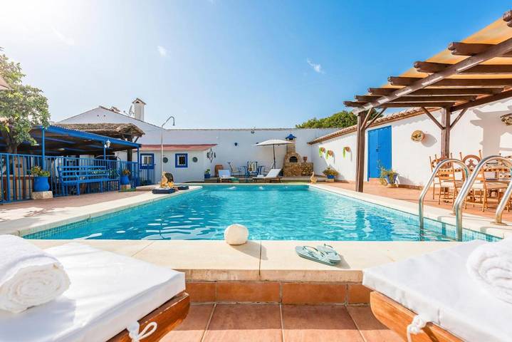 Villa for 8 people, with pool - 1