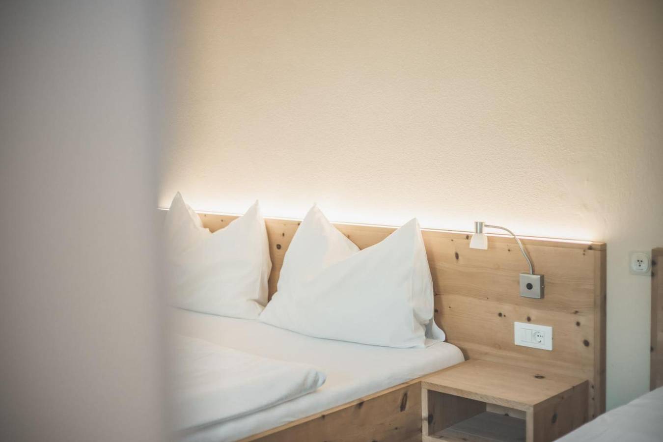 Ganze Wohnung, Ferienwohnung 'Schnatzhof Typ C1' mit Bergblick, Gemeinschaftspool und Wi-Fi in Schlanders, Nationalpark Stilfser Joch