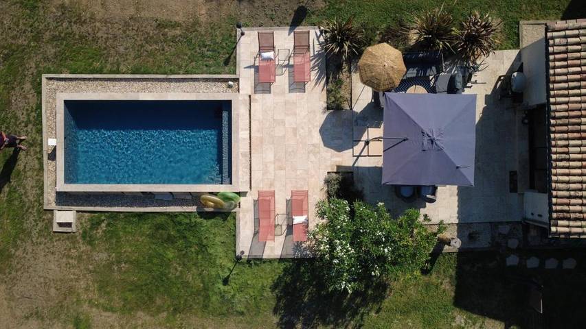 Location de vacances pour 6 personnes, avec jardin ainsi que piscine et vue à Fronsac - 3
