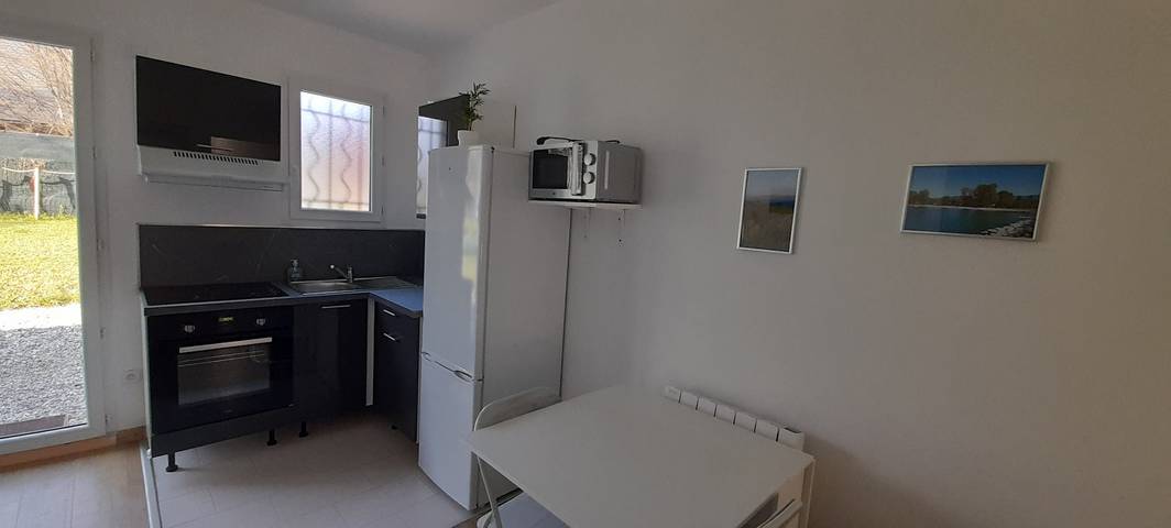 Gîte pour 2 personnes, avec terrasse et jardin en Haute-Savoie - 4